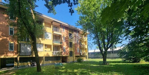 appartamento in vendita ad Agrate Brianza in zona Omate