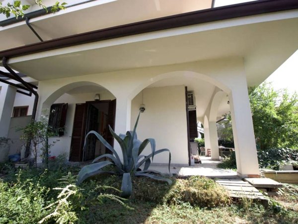 casa indipendente in vendita ad Agrate Brianza