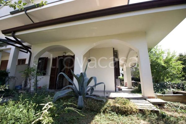 casa indipendente in vendita ad Agrate Brianza