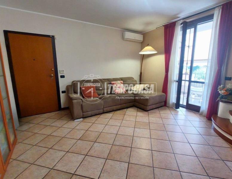 appartamento in vendita ad Agrate Brianza in zona Omate
