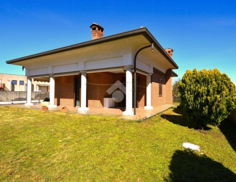 casa indipendente in vendita ad Agrate Brianza