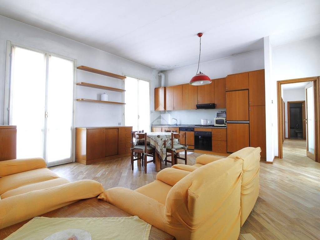 casa indipendente in vendita ad Agrate Brianza