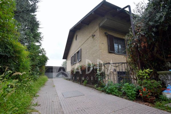 casa indipendente in vendita ad Agrate Brianza