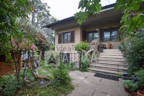 casa indipendente in vendita ad Agrate Brianza