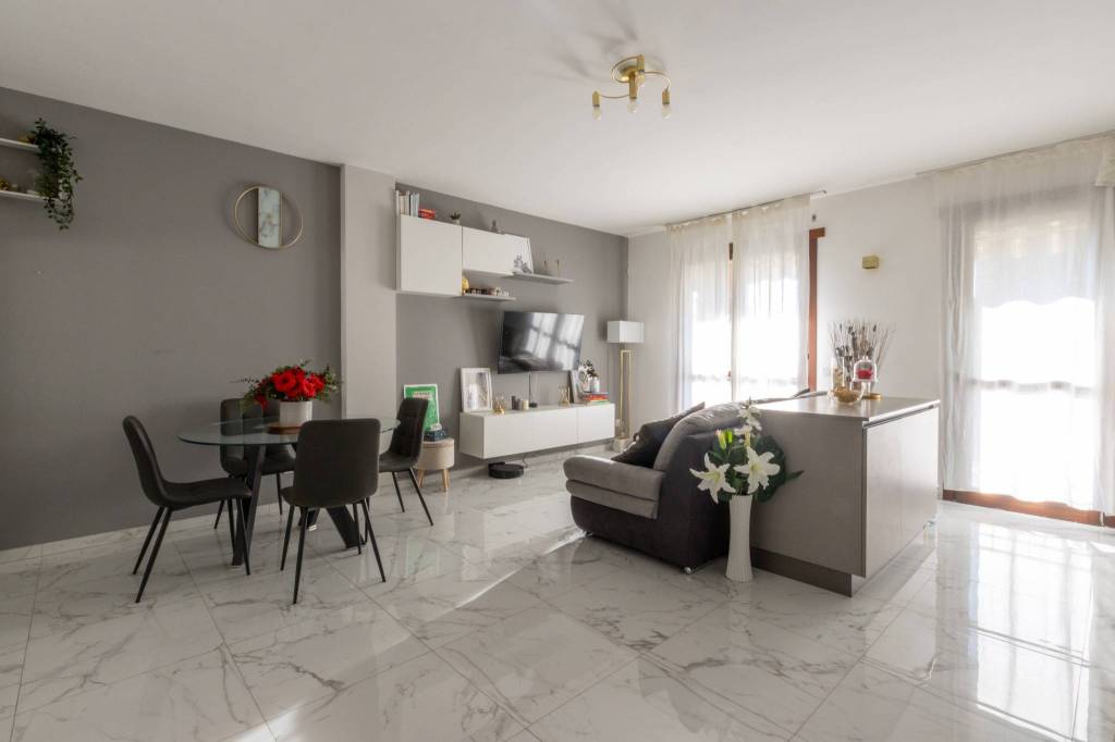 appartamento in vendita ad Agrate Brianza in zona Omate