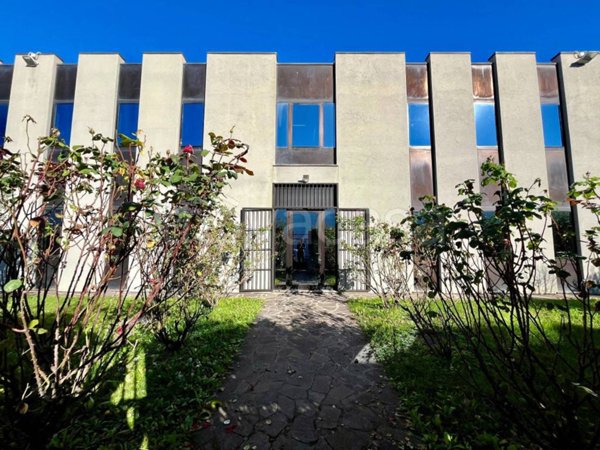 capannone in vendita ad Agrate Brianza