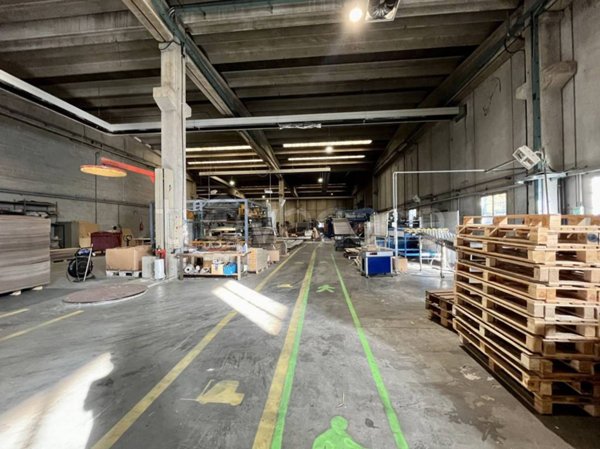 capannone in vendita ad Agrate Brianza