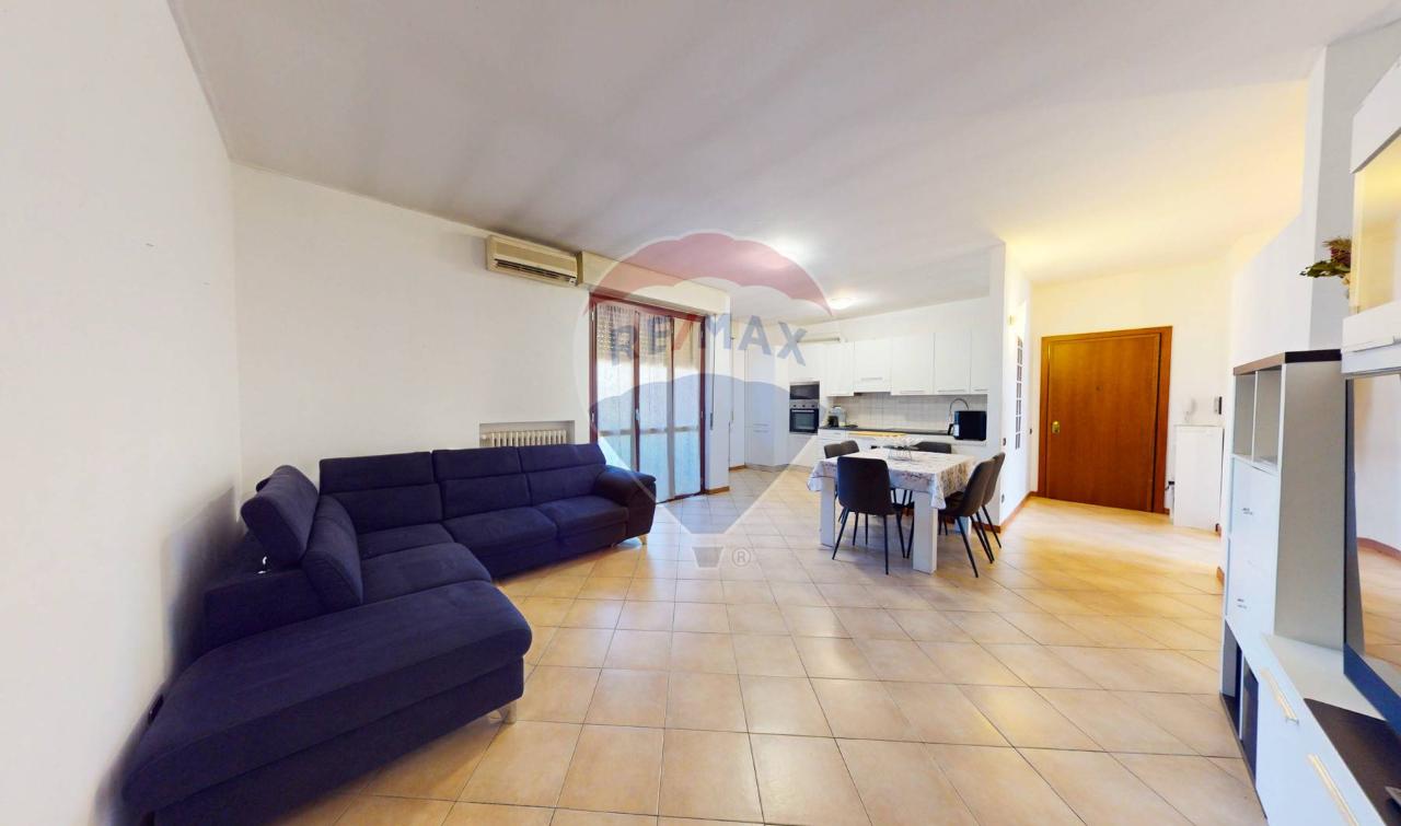 appartamento in vendita ad Agrate Brianza in zona Omate