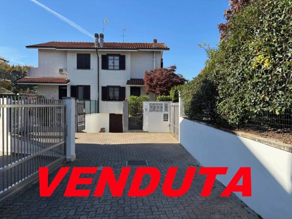 casa indipendente in vendita ad Agrate Brianza