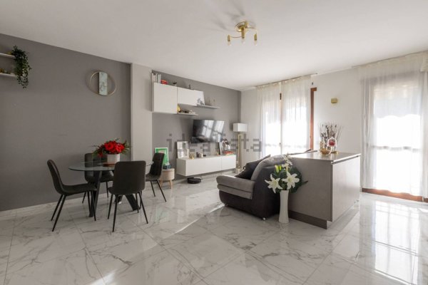 appartamento in vendita ad Agrate Brianza in zona Omate