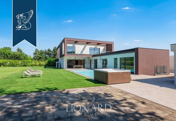 casa indipendente in vendita ad Agrate Brianza