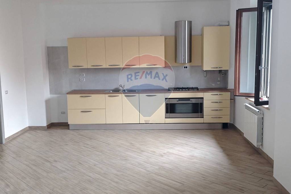 appartamento in vendita ad Agrate Brianza in zona Omate
