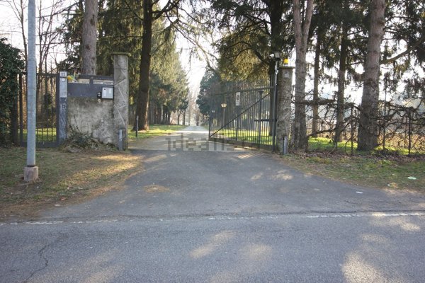 casale in vendita ad Agrate Brianza