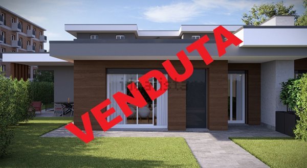 quadrivano in vendita ad Agrate Brianza in zona Omate