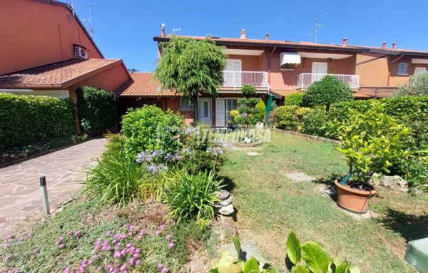 casa indipendente in vendita ad Agrate Brianza