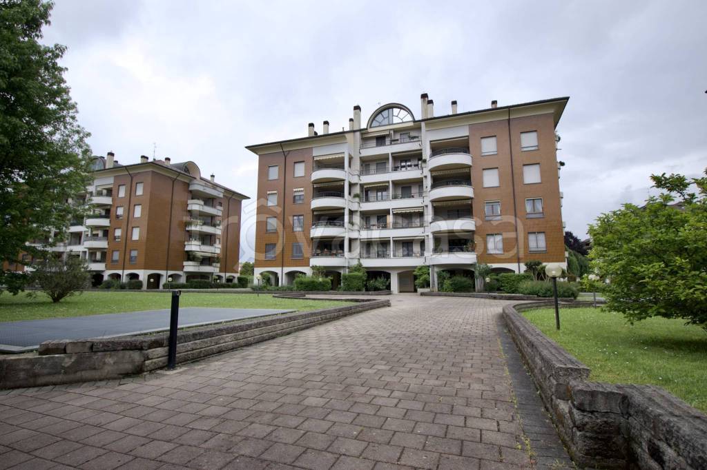 appartamento in vendita ad Agrate Brianza