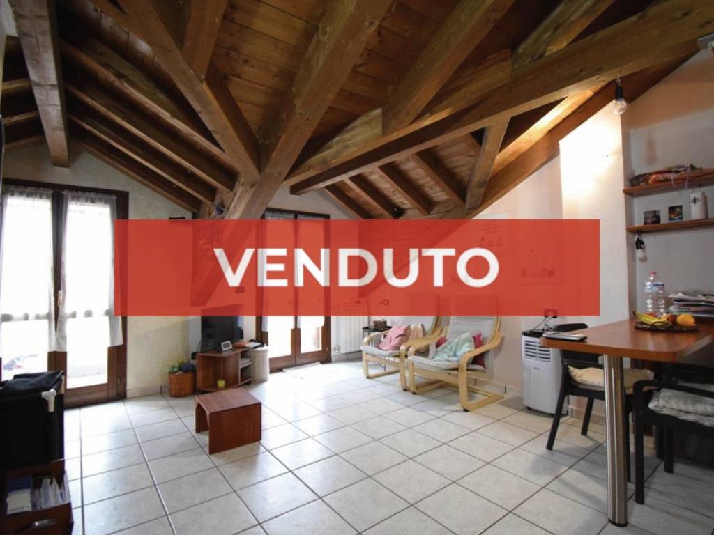 appartamento in vendita ad Agrate Brianza in zona Omate