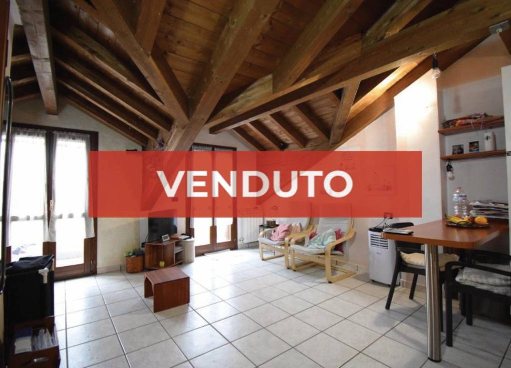 appartamento in vendita ad Agrate Brianza in zona Omate