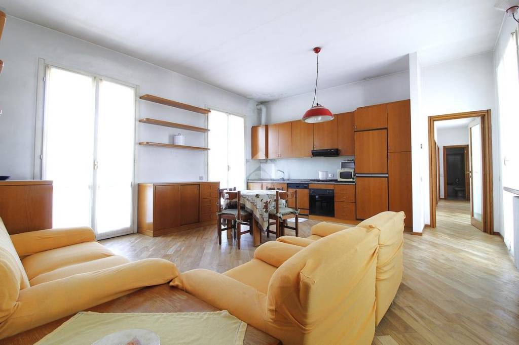 casa indipendente in vendita ad Agrate Brianza