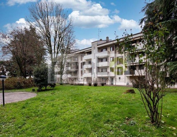 appartamento in vendita ad Agrate Brianza in zona Omate