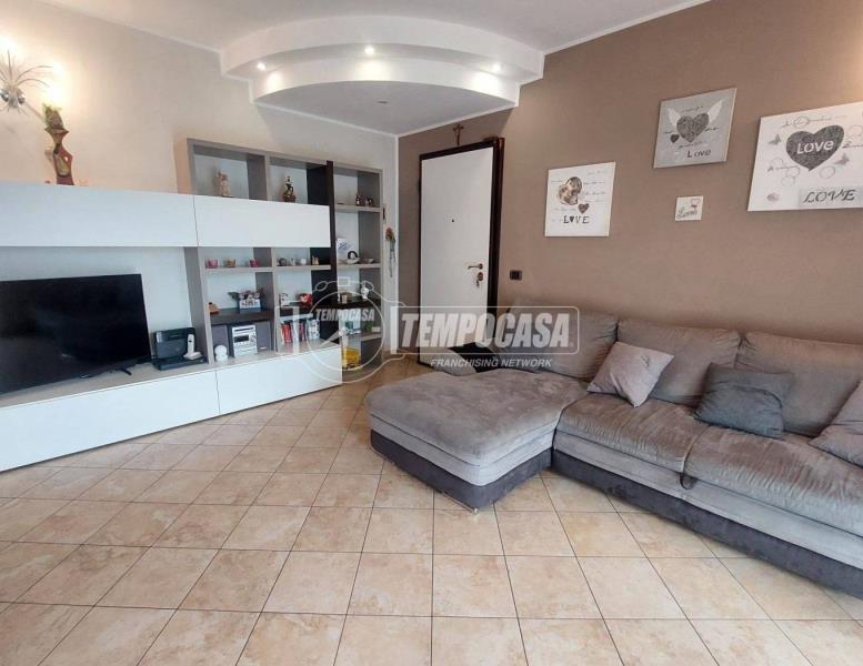 appartamento in vendita ad Agrate Brianza in zona Omate