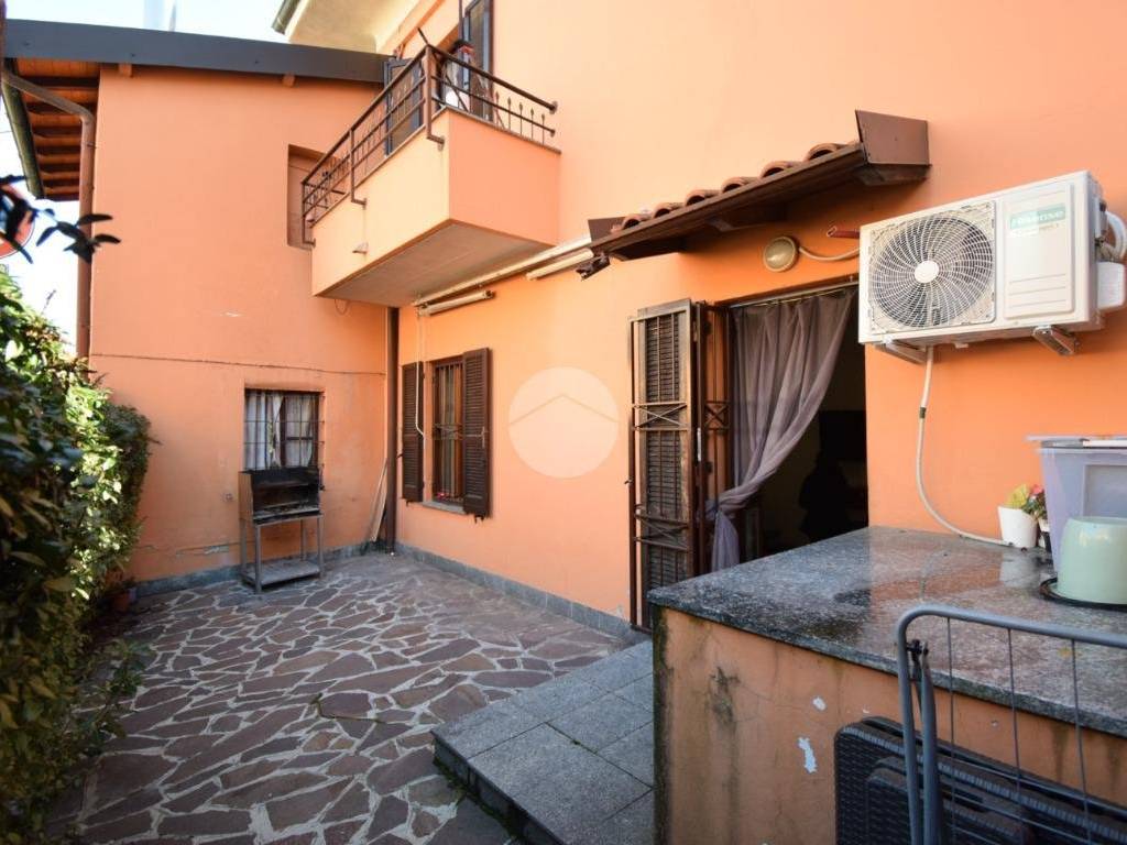 casa indipendente in vendita ad Agrate Brianza