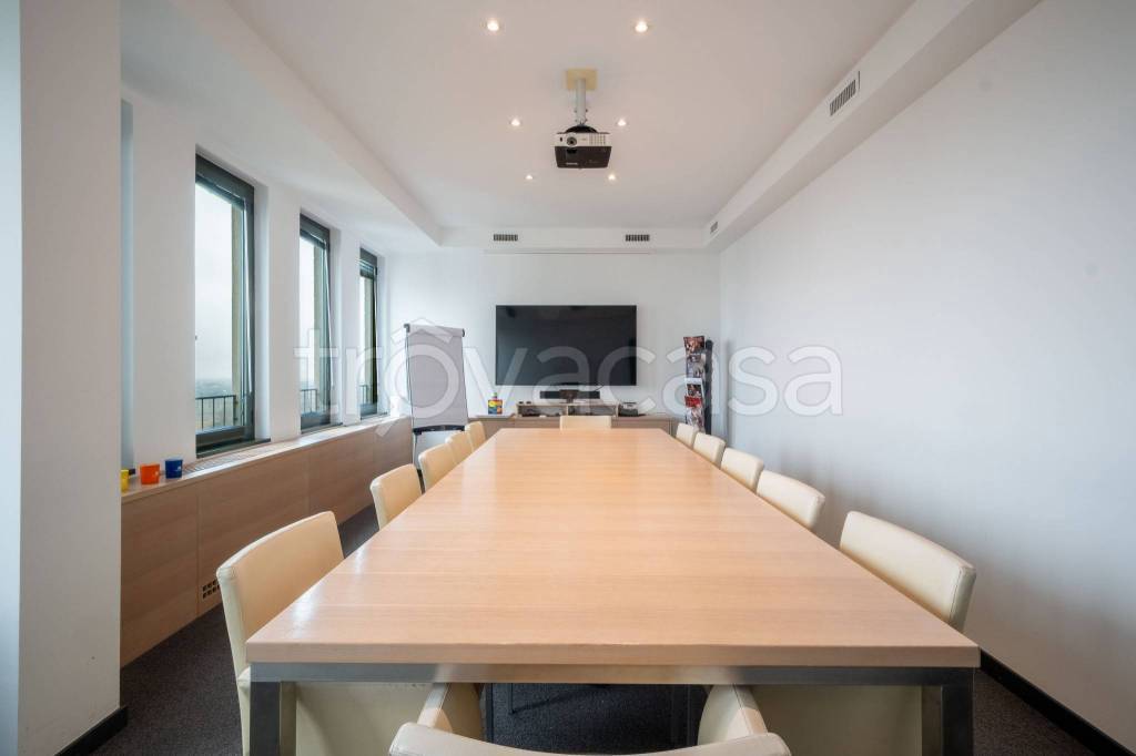 ufficio in vendita ad Agrate Brianza