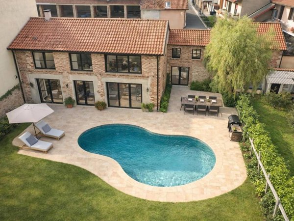 casa indipendente in vendita ad Agrate Brianza