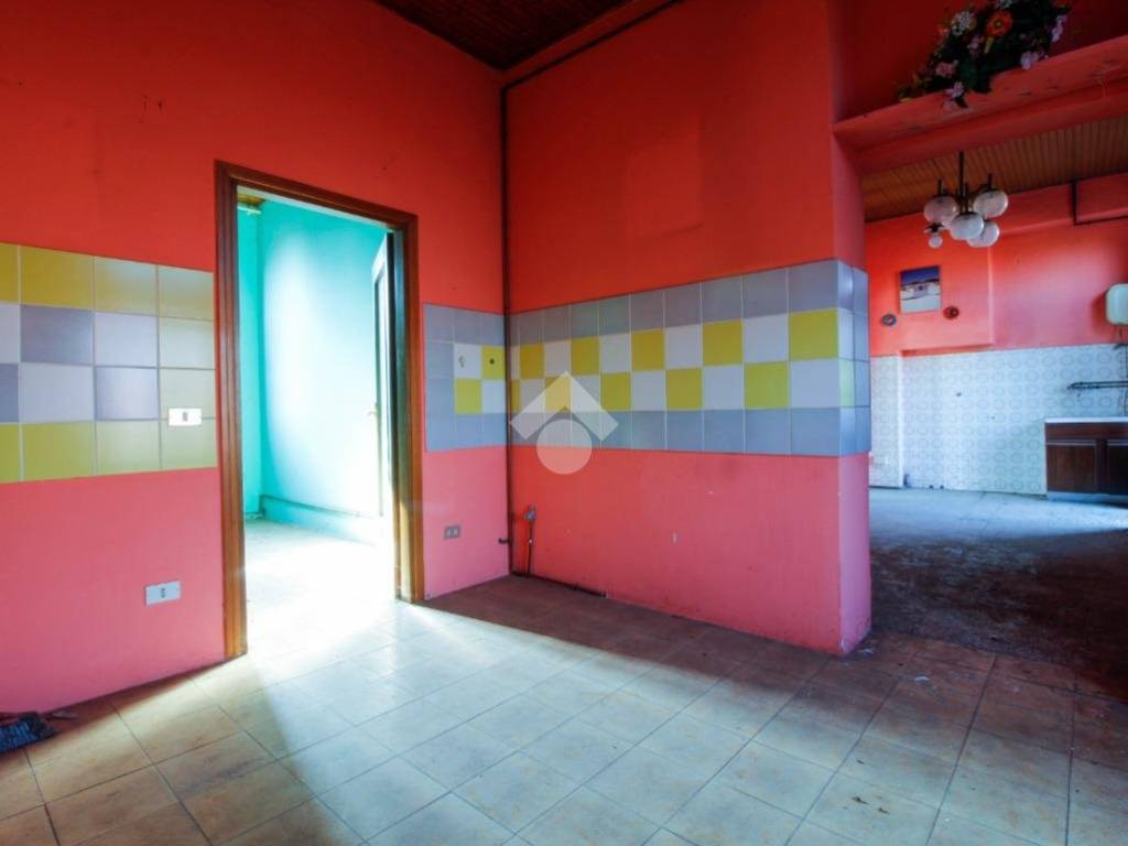 casa indipendente in vendita ad Agrate Brianza in zona Omate