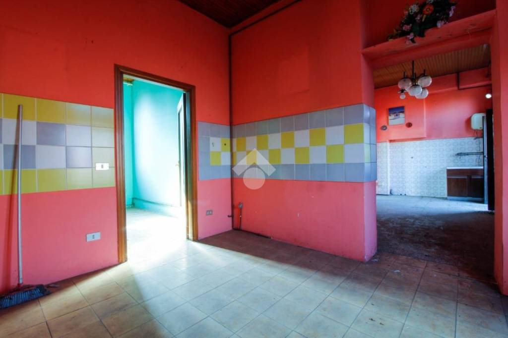 casa indipendente in vendita ad Agrate Brianza in zona Omate