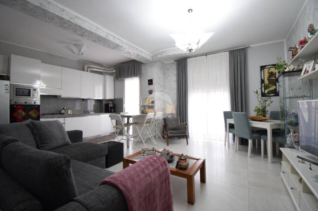 appartamento in vendita ad Agrate Brianza in zona Omate