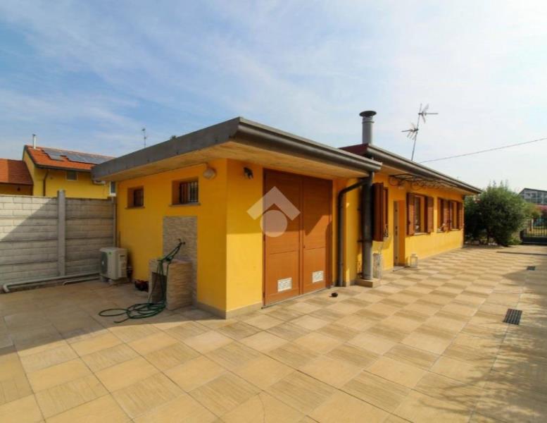 casa indipendente in vendita ad Agrate Brianza