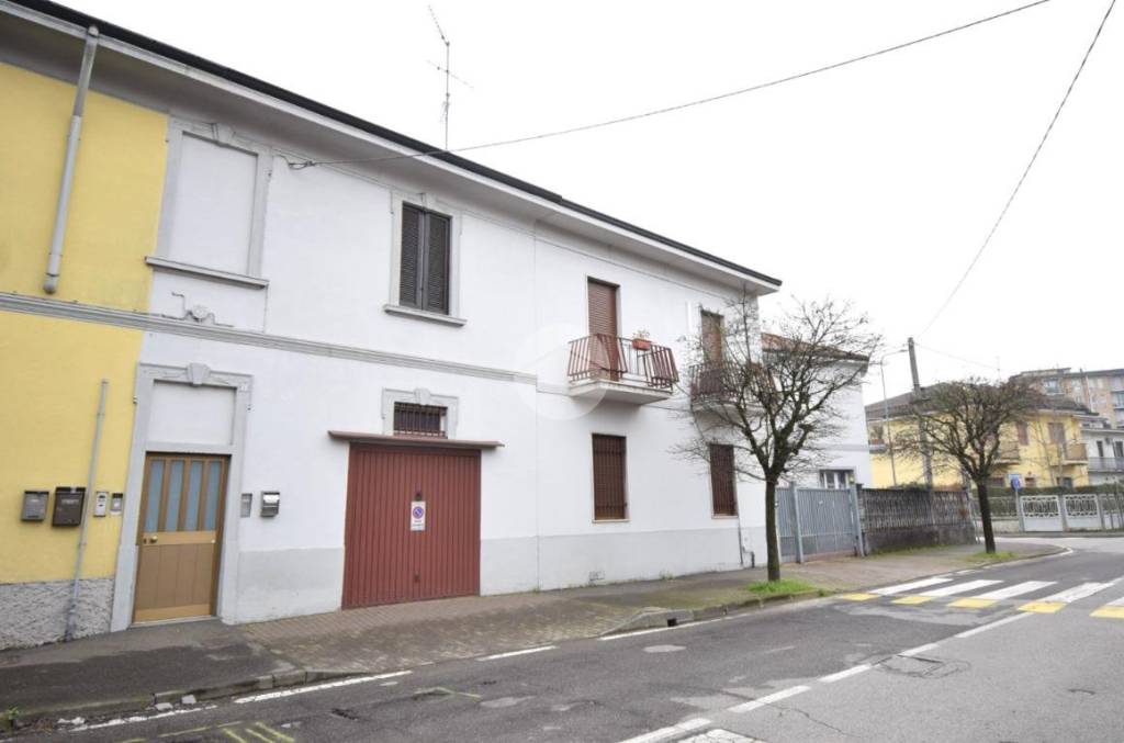 casa indipendente in vendita ad Agrate Brianza