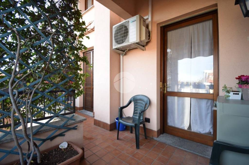 appartamento in vendita ad Agrate Brianza in zona Omate