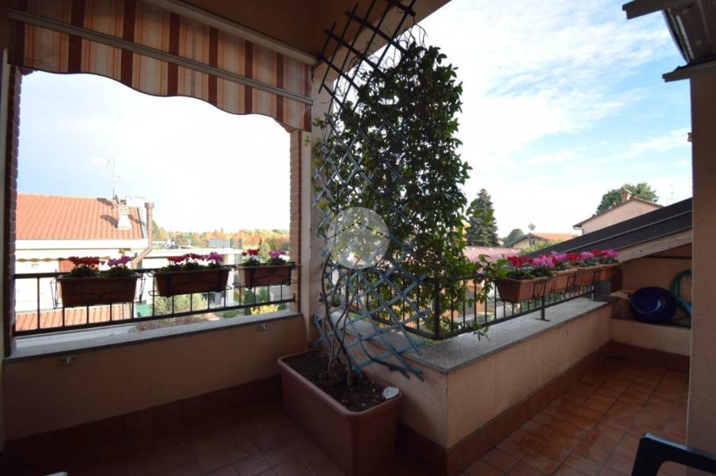 appartamento in vendita ad Agrate Brianza in zona Omate