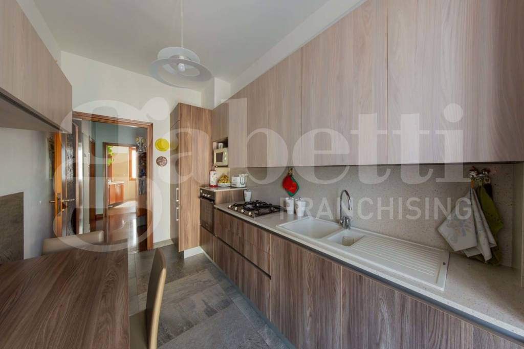 appartamento in vendita ad Agrate Brianza in zona Omate