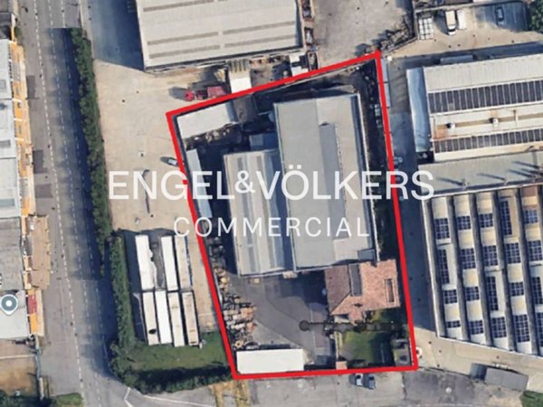 locale commerciale in vendita ad Agrate Brianza