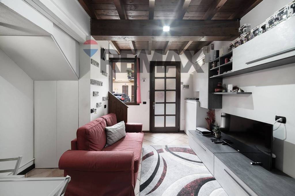 appartamento in vendita ad Agrate Brianza in zona Omate