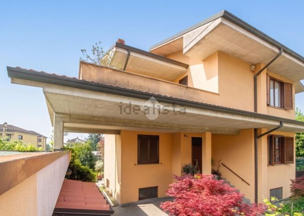 quadrivano in vendita ad Agrate Brianza