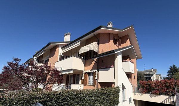 appartamento in vendita ad Agrate Brianza in zona Omate