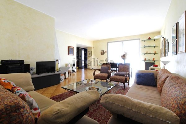 appartamento in vendita ad Agrate Brianza in zona Omate