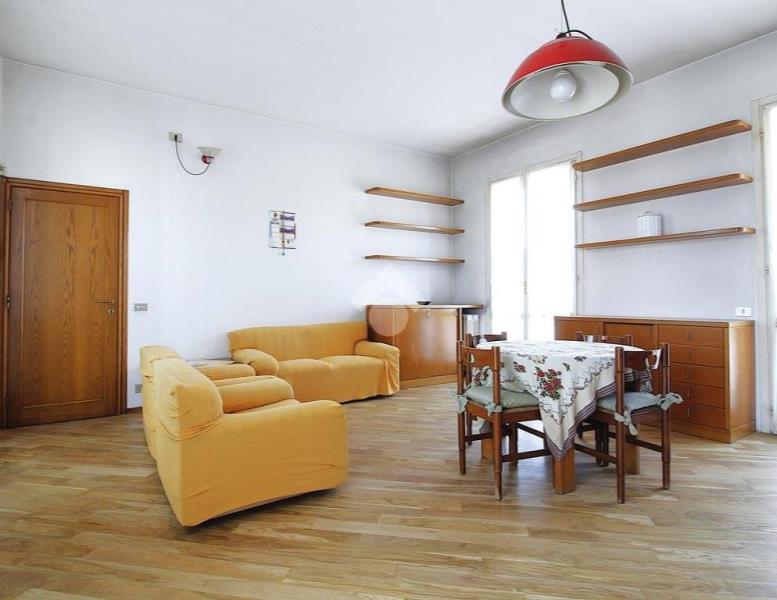 casa indipendente in vendita ad Agrate Brianza in zona Omate