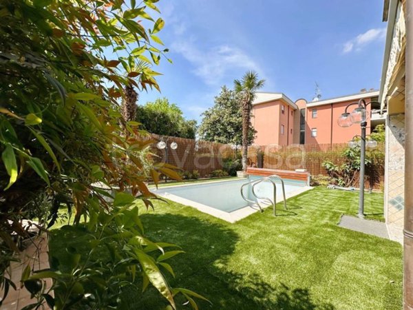 casa indipendente in vendita ad Agrate Brianza