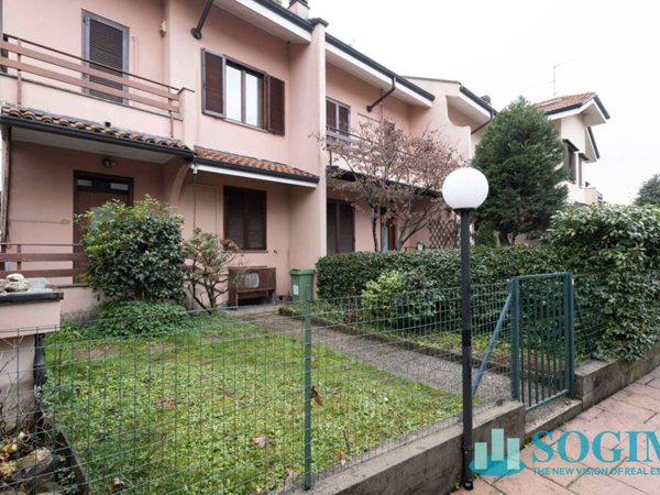 casa indipendente in vendita ad Agrate Brianza