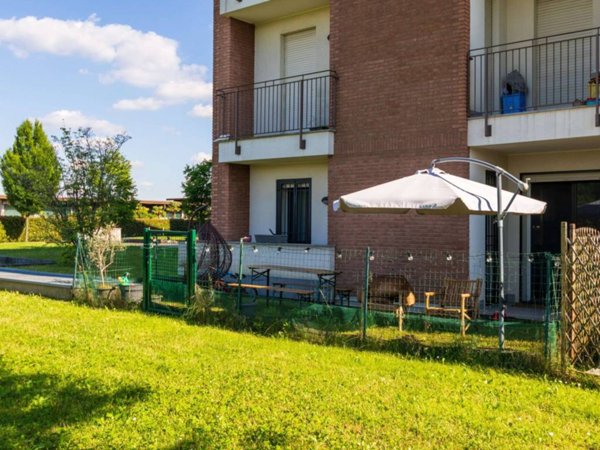 appartamento in vendita ad Agrate Brianza in zona Omate