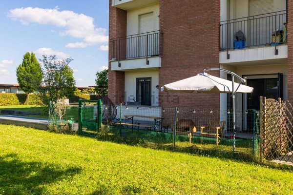 appartamento in vendita ad Agrate Brianza in zona Omate