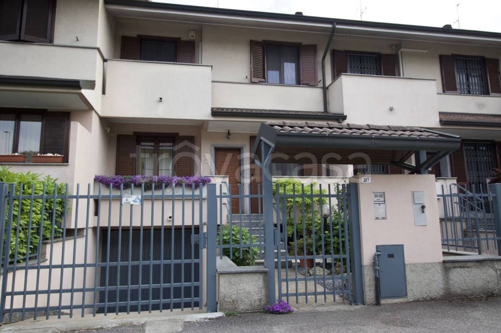 casa indipendente in vendita ad Agrate Brianza