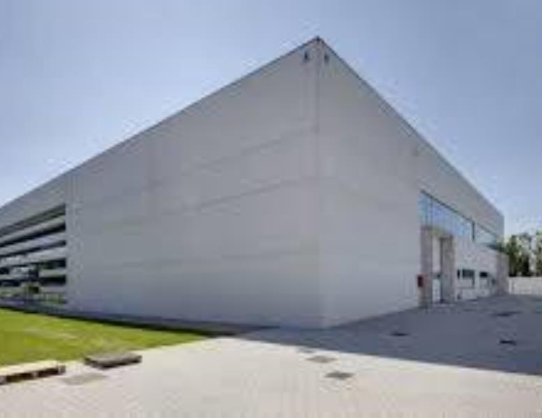 locale commerciale in vendita ad Agrate Brianza in zona Omate
