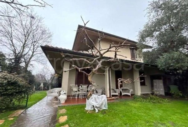 casa indipendente in vendita ad Agrate Brianza