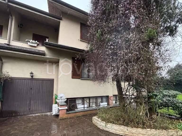 casa indipendente in vendita ad Agrate Brianza
